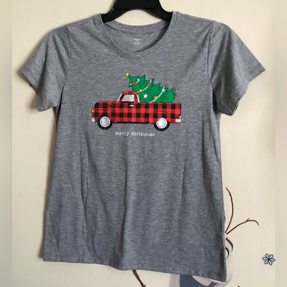 Tops - Merry Christmas Gray SS T Shirt Plaid Truck And Tree Size S (4-6) NWOT